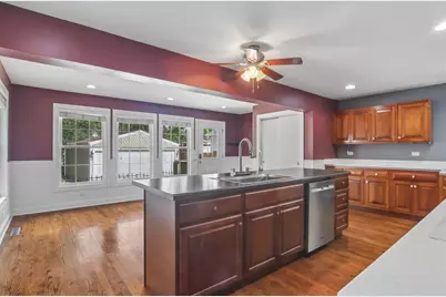 409 Hubbard Avenue, Elgin, IL 60123 - Photo 12