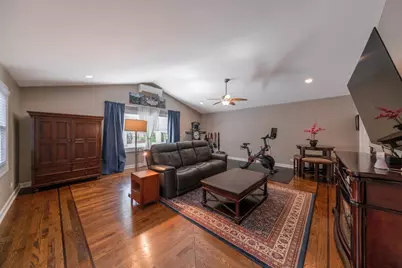 586 Earl Drive, Northfield, IL 60093 - Photo 6