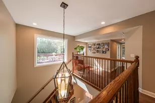 586 Earl Dr, Northfield, IL 60093 - Photo 10