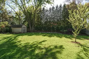 586 Earl Dr, Northfield, IL 60093 - Photo 20