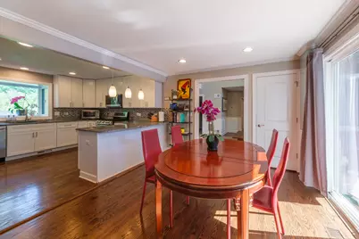 586 Earl Drive, Northfield, IL 60093 - Photo 2