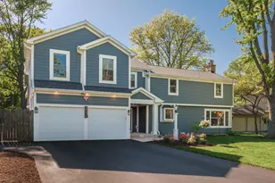 586 Earl Dr, Northfield, IL 60093 - Photo 1