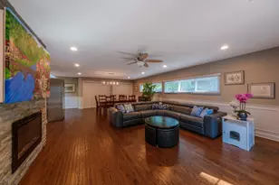 586 Earl Dr, Northfield, IL 60093 - Photo 8