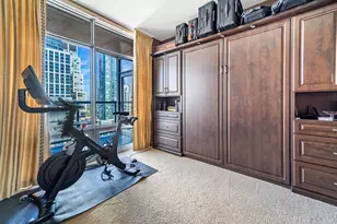 100 E 14th St, Chicago, IL 60605 - Photo 16