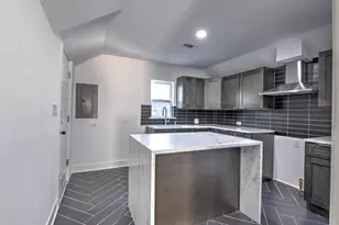 339 S Joliet St, Joliet, IL 60436 - Photo 10