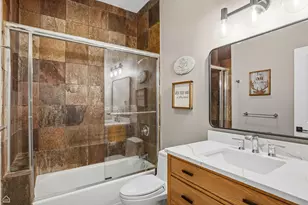 1752 W Erie St, Chicago, IL 60622 - Photo 36