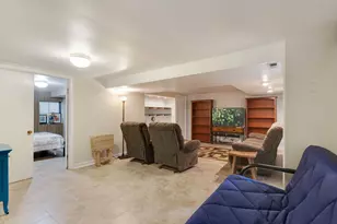 2101 Timber Ln, Wheaton, IL 60189 - Photo 14