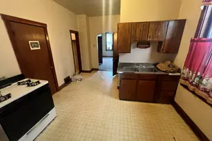 2111 W 50th Pl, Chicago, IL 60609 - Photo 8