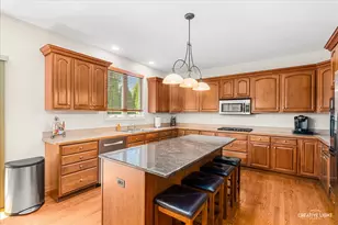 390 Bloomfield Cir E, Oswego, IL 60543 - Photo 12