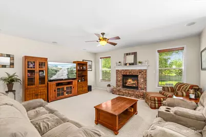 390 Bloomfield Circle E, Oswego, IL 60543 - Photo 8
