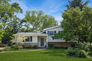 465 Princeton Ln, Deerfield, IL 60015 - Photo 1