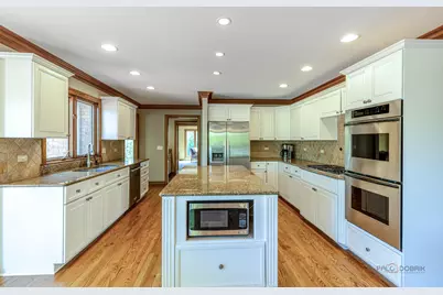 3944 Lakeview Court, Long Grove, IL 60047 - Photo 10