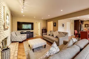11515 Burr Oak Ln, Burr Ridge, IL 60527 - Photo 18