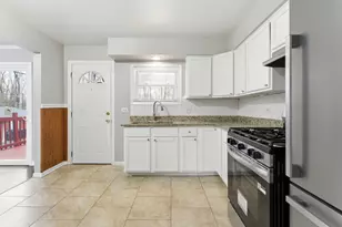 15217 Waterman Dr, South Holland, IL 60473 - Photo 8