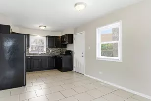 796 E 163rd St, South Holland, IL 60473 - Photo 6