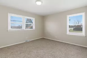 796 E 163rd St, South Holland, IL 60473 - Photo 10