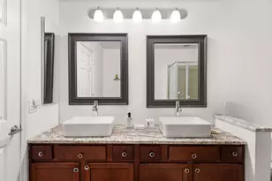 656 Pearson St, Des Plaines, IL 60016 - Photo 16