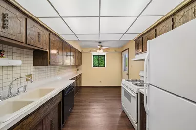 525 Cumnor Road #204, Westmont, IL 60559 - Photo 8