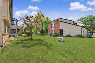 2155 Harbor Town Cir, Champaign, IL 61821 - Photo 24