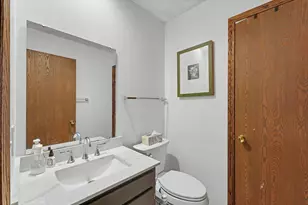 2155 Harbor Town Cir, Champaign, IL 61821 - Photo 20