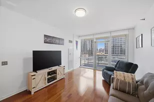123 S Green St, Chicago, IL 60607 - Photo 8