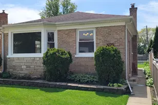 2067 Sherwin Ave, Des Plaines, IL 60018 - Photo 2