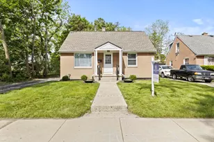 1012 Leith Ave, Waukegan, IL 60085 - Photo 4