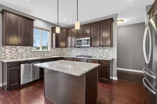12807 Timber Wood Cir, Plainfield, IL 60585 - Photo 2