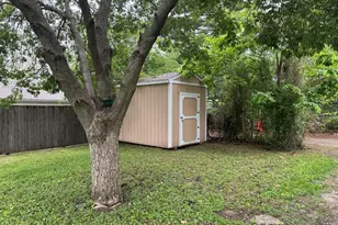 911 Clement St, Joliet, IL 60435 - Photo 4