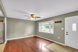 1313 Glendale Dr, Champaign, IL 61821 - Photo 2