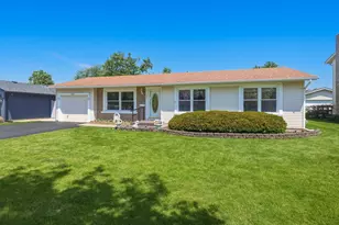356 Banbury Ave, Elk Grove Village, IL 60007 - Photo 2