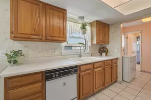 356 Banbury Ave, Elk Grove Village, IL 60007 - Photo 8