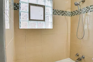714 Sexton St, Aurora, IL 60505 - Photo 8