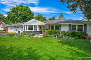 928 Ash St, Saint Charles, IL 60174 - Photo 2