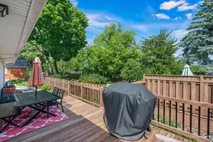 928 Ash St, Saint Charles, IL 60174 - Photo 10