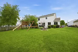 2432 Waterleaf Ln, Woodstock, IL 60098 - Photo 2