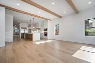 1303 W Barry Ave, Chicago, IL 60657 - Photo 12