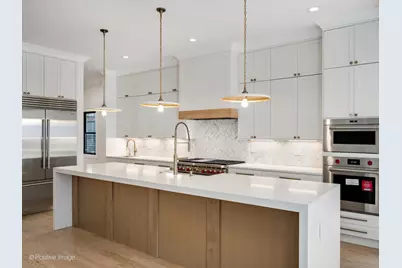1303 W Barry Avenue, Chicago, IL 60657 - Photo 6