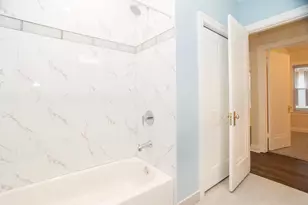 2226 W Arthur Ave, Chicago, IL 60645 - Photo 8