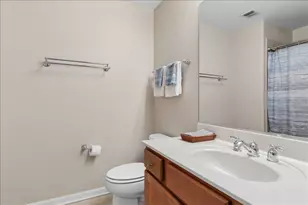 6420 Double Eagle Dr, Woodridge, IL 60517 - Photo 14