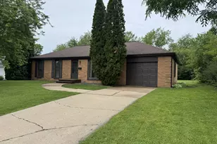 2006 Pine St, Peru, IL 61354 - Photo 1