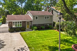 786 N Parker St, Elmhurst, IL 60126 - Photo 1