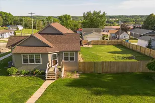 131 E Iowa St, Spring Valley, IL 61362 - Photo 6