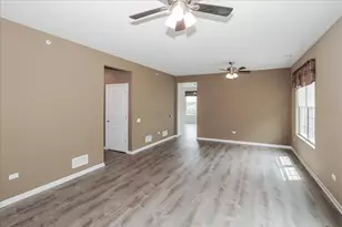 13024 Redstone Dr, Huntley, IL 60142 - Photo 8
