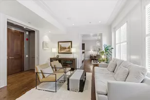 159 E Walton Pl, Chicago, IL 60611 - Photo 12