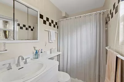816 Holmes Avenue, Deerfield, IL 60015 - Photo 16
