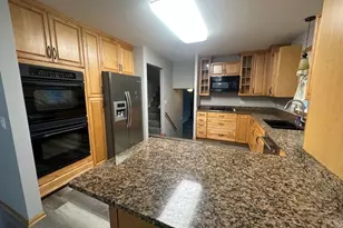 590 Alice Pl, Elgin, IL 60123 - Photo 6