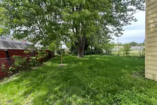 529 N 2nd St, Watseka, IL 60970 - Photo 16
