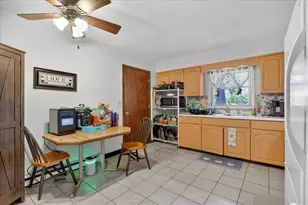2140 Davis Dr, Belvidere, IL 61008 - Photo 10