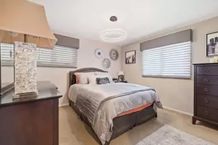 540 Milan Ln, Hoffman Estates, IL 60169 - Photo 14